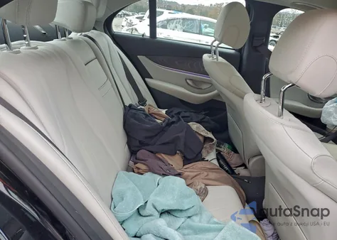 2022 Mercedes-Benz E 350 z USA, uszkodzony, nr VIN W1KZF8DB5NB056646